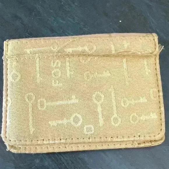 Fossil Fabric Wallet - Picture 1 of 4